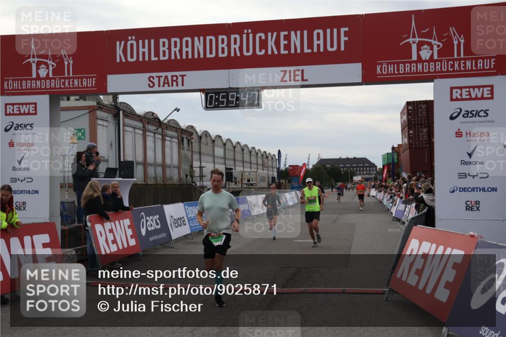 03.10.2025 - Köhlbrandbrückenlauf Julia Fischer http://msf.ph/oto/9025871 03.10.2025 15:59:47 Ziel 7025, 7048, 7187, 7193, 7225, 7450, 9101, 9113 meine-sportfotos.de