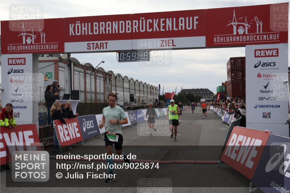 03.10.2025 - Köhlbrandbrückenlauf Julia Fischer http://msf.ph/oto/9025874 03.10.2025 15:59:48 Ziel 7025, 7048, 7185, 7187, 7193, 7225, 7450, 9101, 9113 meine-sportfotos.de