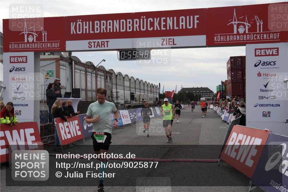 03.10.2025 - Köhlbrandbrückenlauf Julia Fischer http://msf.ph/oto/9025877 03.10.2025 15:59:48 Ziel 7025, 7048, 7185, 7187, 7193, 7225, 7450, 9101, 9113 meine-sportfotos.de