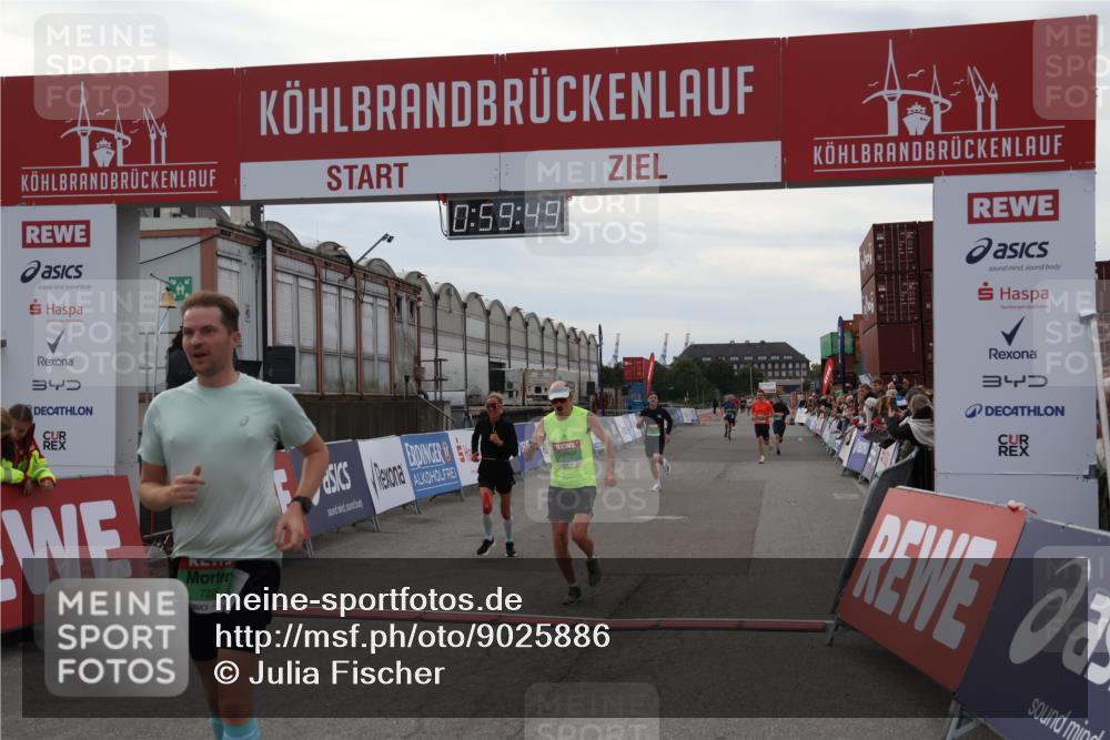 03.10.2025 - Köhlbrandbrückenlauf Julia Fischer http://msf.ph/oto/9025886 03.10.2025 15:59:49 Ziel 7025, 7048, 7165, 7185, 7193, 7225, 7450, 9101, 9113 meine-sportfotos.de