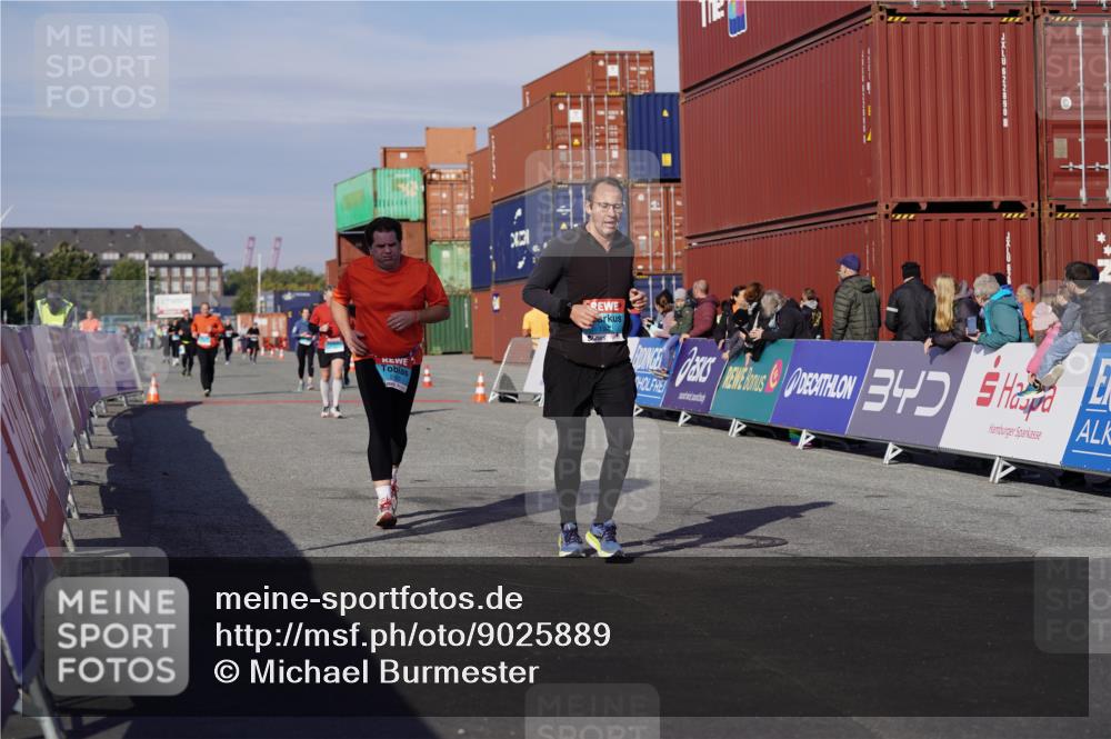 03.10.2025 - Köhlbrandbrückenlauf Michael Burmester http://msf.ph/oto/9025889 03.10.2025 10:29:07 Ziel 1781, 1942, 2035, 2163, 2845 meine-sportfotos.de