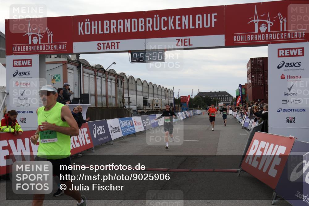 03.10.2025 - Köhlbrandbrückenlauf Julia Fischer http://msf.ph/oto/9025906 03.10.2025 15:59:50 Ziel 7025, 7048, 7165, 7185, 7193, 7225, 7450, 9101, 9113 meine-sportfotos.de