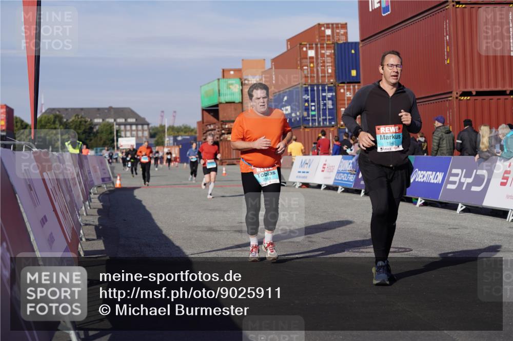 03.10.2025 - Köhlbrandbrückenlauf Michael Burmester http://msf.ph/oto/9025911 03.10.2025 10:29:08 Ziel 1781, 1942, 2035, 2163, 2845 meine-sportfotos.de