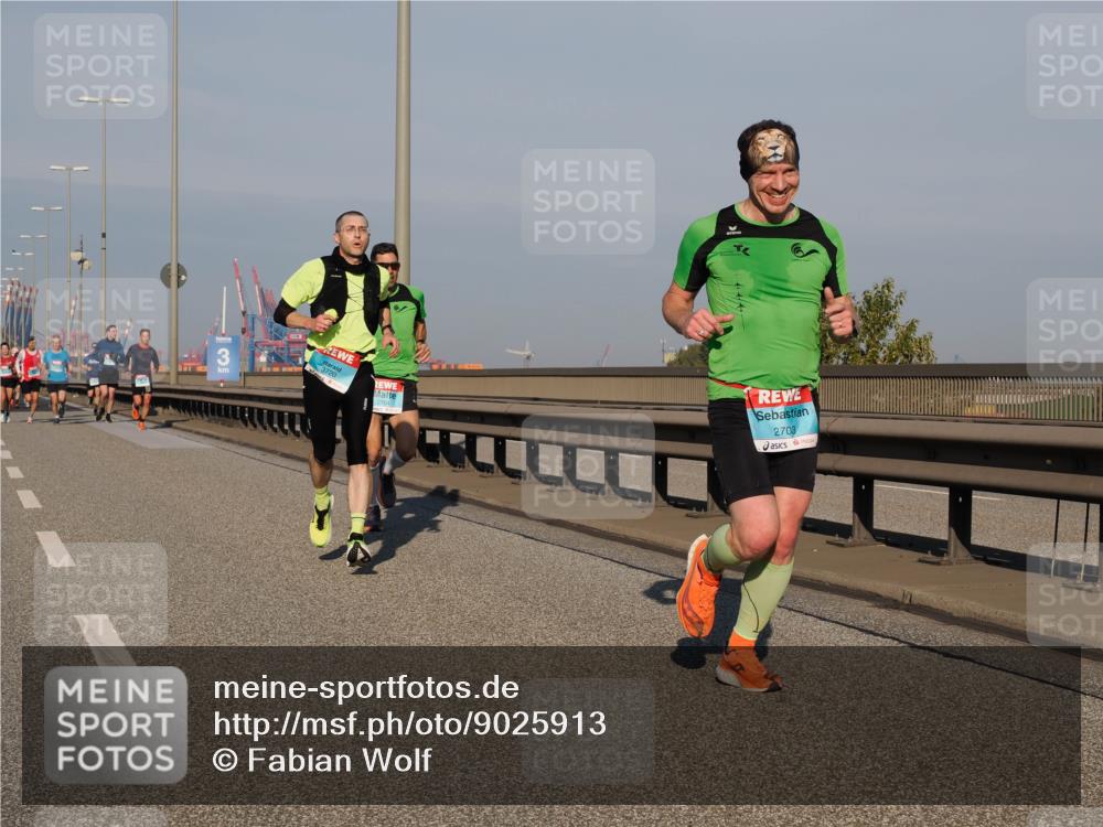 03.10.2025 - Köhlbrandbrückenlauf Fabian Wolf http://msf.ph/oto/9025913 03.10.2025 09:42:08 Position 3 2704, 2703, 3, 3720 meine-sportfotos.de
