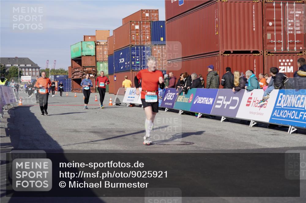 03.10.2025 - Köhlbrandbrückenlauf Michael Burmester http://msf.ph/oto/9025921 03.10.2025 10:29:14 Ziel 1781, 2258, 2321, 2835 meine-sportfotos.de