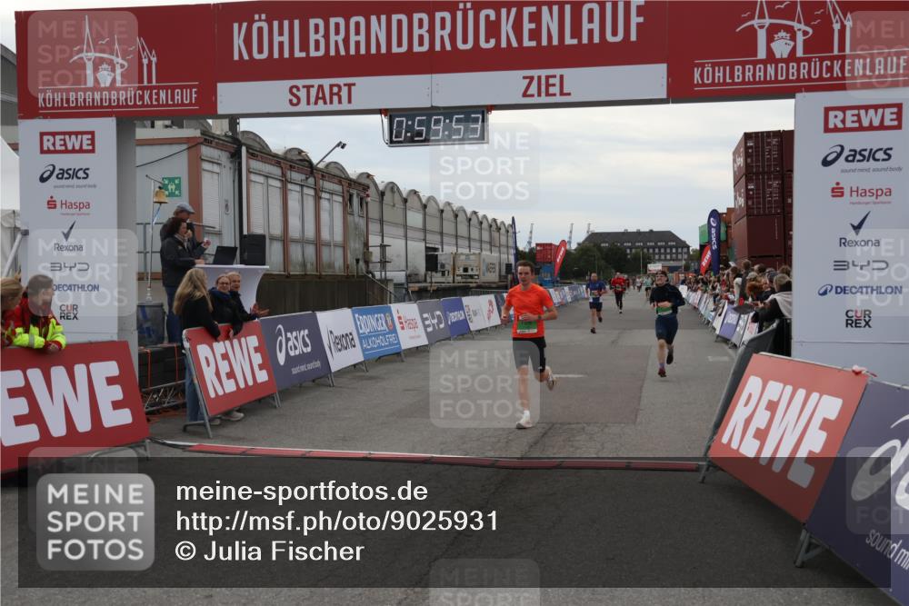 03.10.2025 - Köhlbrandbrückenlauf Julia Fischer http://msf.ph/oto/9025931 03.10.2025 15:59:53 Ziel 7165, 7185, 7193, 7225, 7269, 7450, 9101, 9113 meine-sportfotos.de