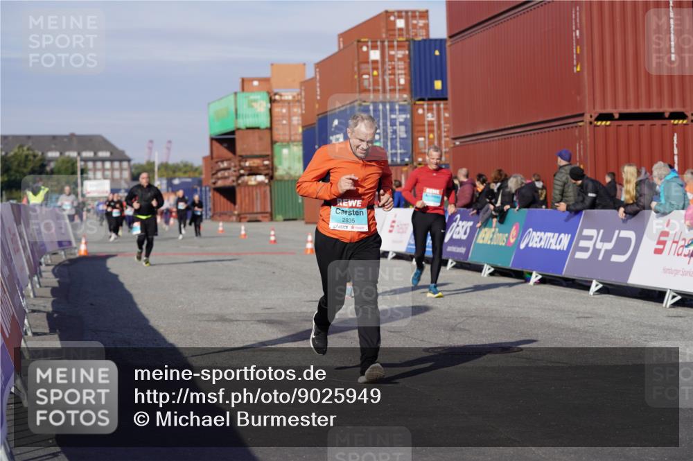 03.10.2025 - Köhlbrandbrückenlauf Michael Burmester http://msf.ph/oto/9025949 03.10.2025 10:29:18 Ziel 1781, 1791, 2258, 2321, 2835 meine-sportfotos.de