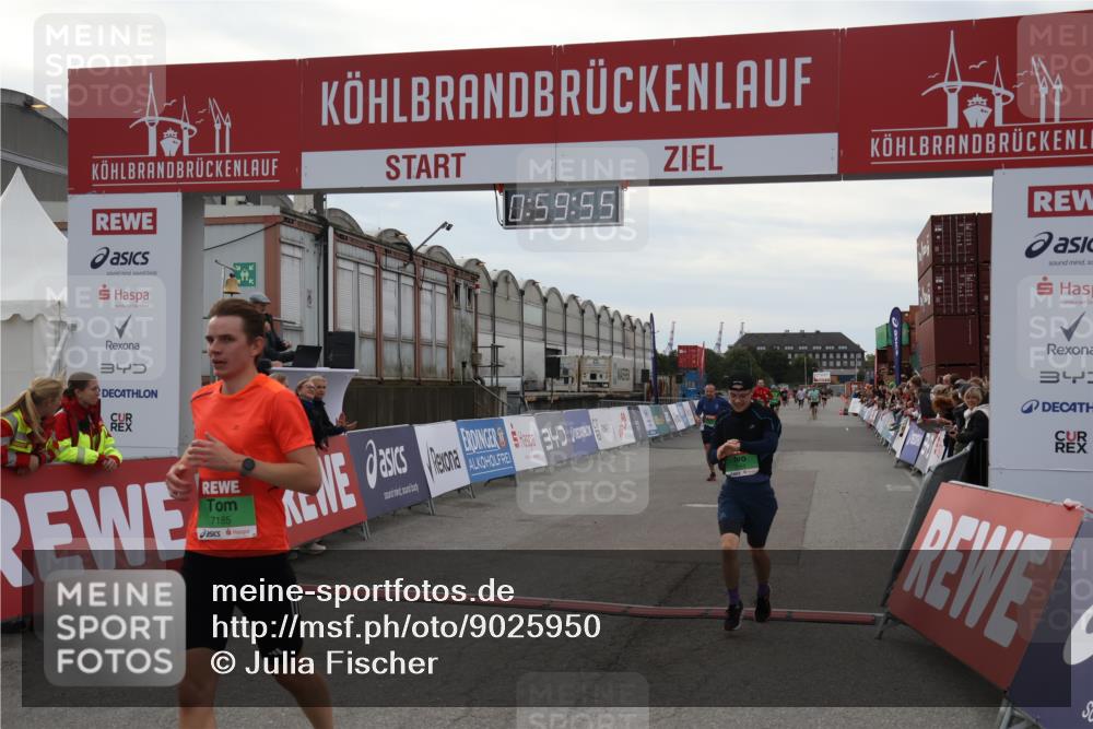 03.10.2025 - Köhlbrandbrückenlauf Julia Fischer http://msf.ph/oto/9025950 03.10.2025 15:59:55 Ziel 7165, 7185, 7225, 7269, 7450, 9101, 9113 meine-sportfotos.de