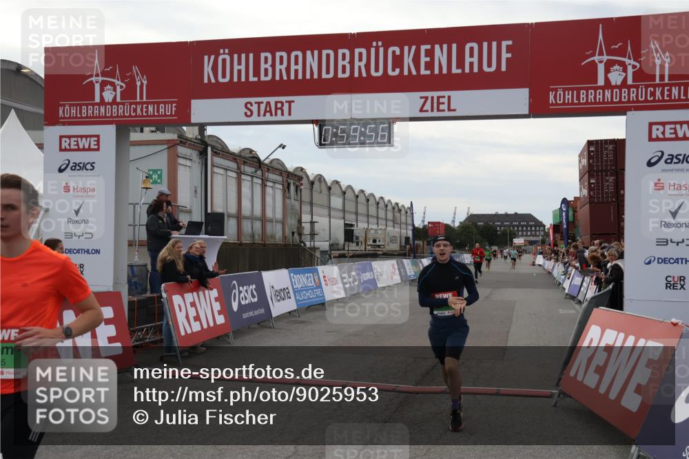 03.10.2025 - Köhlbrandbrückenlauf Julia Fischer http://msf.ph/oto/9025953 03.10.2025 15:59:56 Ziel 7165, 7185, 7225, 7269, 7450, 8915, 9101, 9113 meine-sportfotos.de