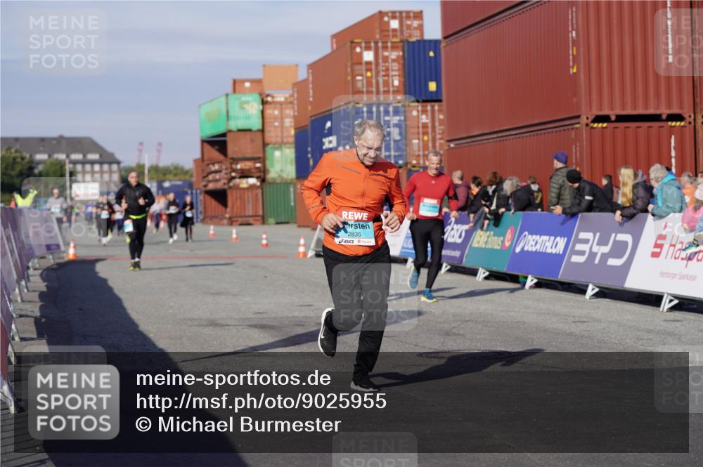 03.10.2025 - Köhlbrandbrückenlauf Michael Burmester http://msf.ph/oto/9025955 03.10.2025 10:29:18 Ziel 1781, 1791, 2258, 2321, 2835 meine-sportfotos.de