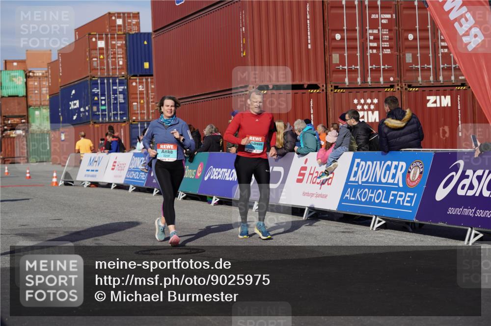 03.10.2025 - Köhlbrandbrückenlauf Michael Burmester http://msf.ph/oto/9025975 03.10.2025 10:29:20 Ziel 1791, 2258, 2321, 2835 meine-sportfotos.de
