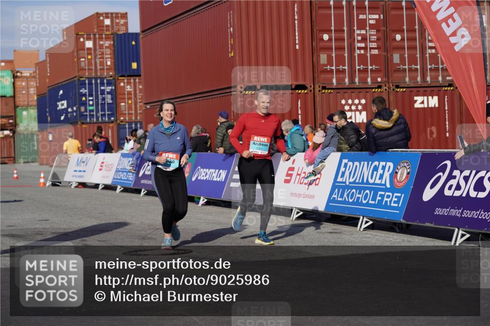 03.10.2025 - Köhlbrandbrückenlauf Michael Burmester http://msf.ph/oto/9025986 03.10.2025 10:29:20 Ziel 1791, 2258, 2321, 2835 meine-sportfotos.de