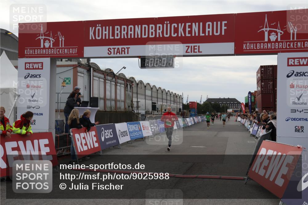 03.10.2025 - Köhlbrandbrückenlauf Julia Fischer http://msf.ph/oto/9025988 03.10.2025 16:00:01 Ziel 7165, 7185, 7269, 8915, 9101 meine-sportfotos.de