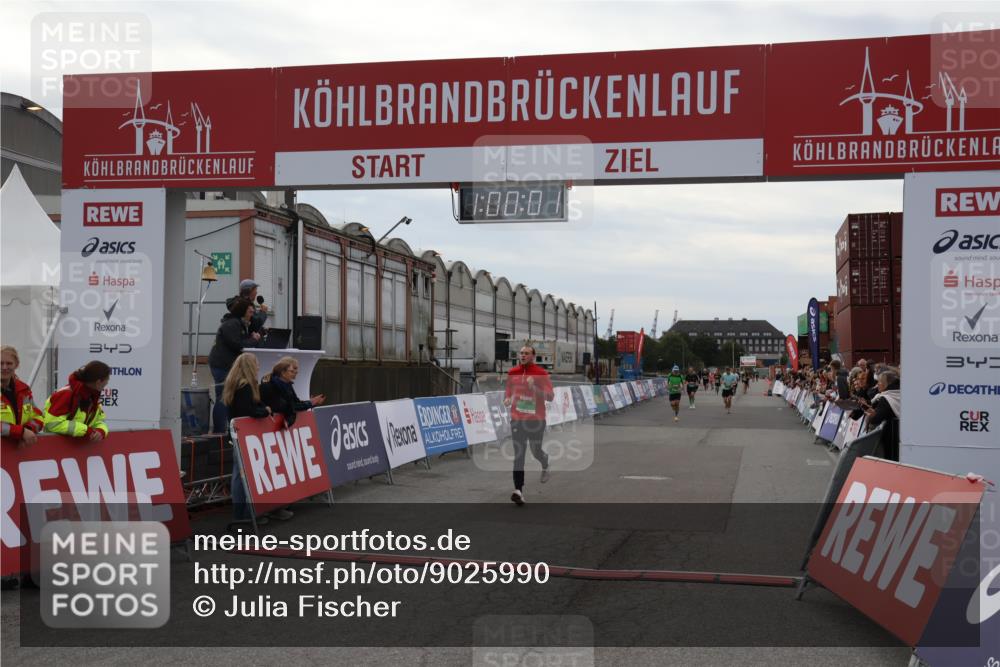 03.10.2025 - Köhlbrandbrückenlauf Julia Fischer http://msf.ph/oto/9025990 03.10.2025 16:00:01 Ziel 7165, 7185, 7269, 8915, 9101 meine-sportfotos.de