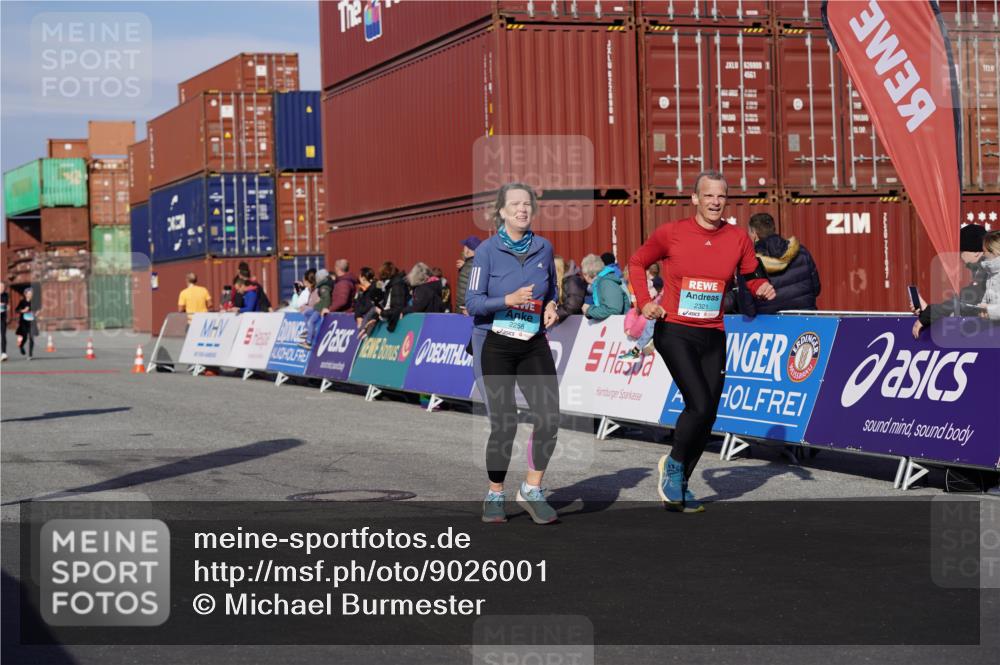 03.10.2025 - Köhlbrandbrückenlauf Michael Burmester http://msf.ph/oto/9026001 03.10.2025 10:29:21 Ziel 1791, 2258, 2321, 2835 meine-sportfotos.de