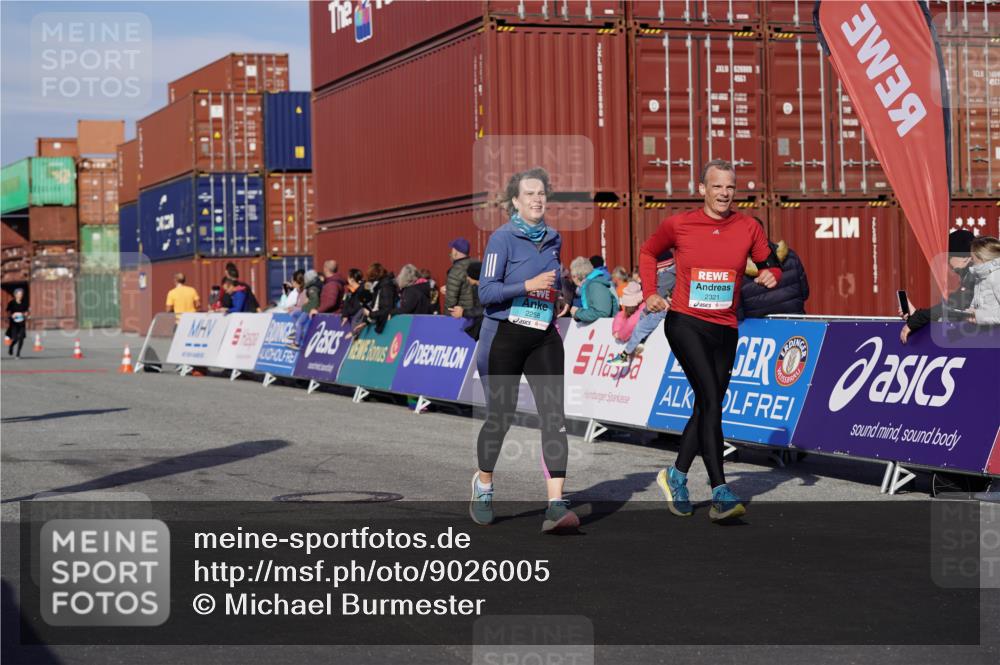 03.10.2025 - Köhlbrandbrückenlauf Michael Burmester http://msf.ph/oto/9026005 03.10.2025 10:29:21 Ziel 1791, 2258, 2321, 2835 meine-sportfotos.de