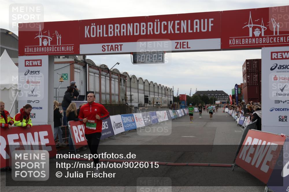 03.10.2025 - Köhlbrandbrückenlauf Julia Fischer http://msf.ph/oto/9026015 03.10.2025 16:00:03 Ziel 7165, 7185, 7269, 7329, 8783, 8915 meine-sportfotos.de