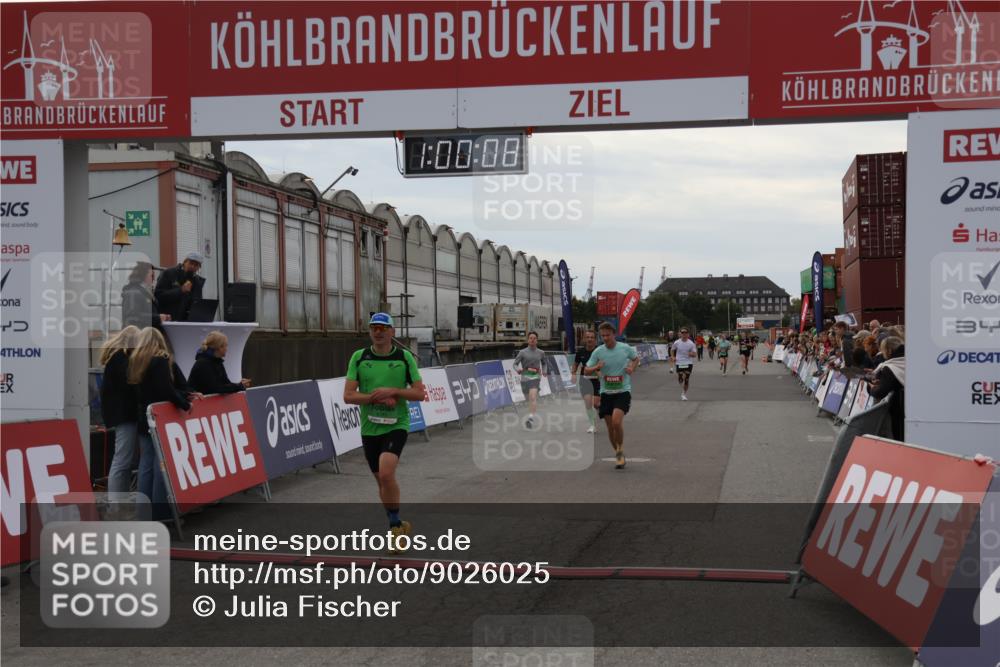 03.10.2025 - Köhlbrandbrückenlauf Julia Fischer http://msf.ph/oto/9026025 03.10.2025 16:00:08 Ziel 7103, 7106, 7269, 7329, 8783, 8915, 9314 meine-sportfotos.de