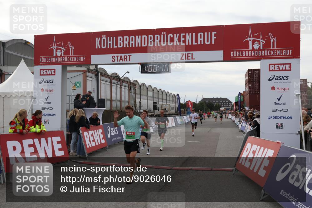 03.10.2025 - Köhlbrandbrückenlauf Julia Fischer http://msf.ph/oto/9026046 03.10.2025 16:00:10 Ziel 7103, 7106, 7329, 8783, 8915, 9314 meine-sportfotos.de