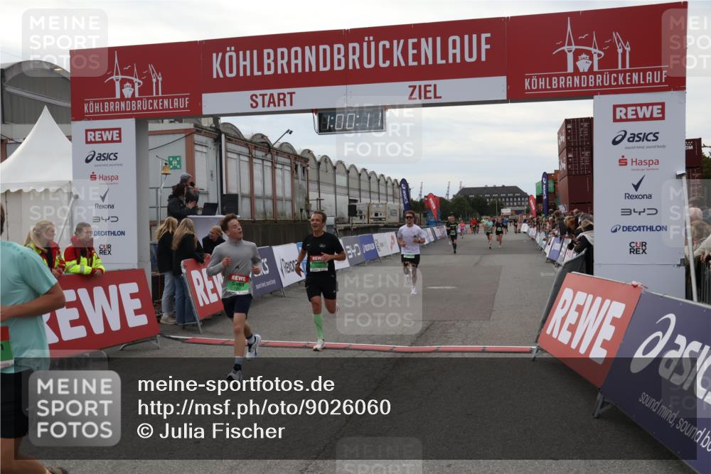 03.10.2025 - Köhlbrandbrückenlauf Julia Fischer http://msf.ph/oto/9026060 03.10.2025 16:00:12 Ziel 7103, 7106, 7329, 7598, 8783, 8915, 9314 meine-sportfotos.de
