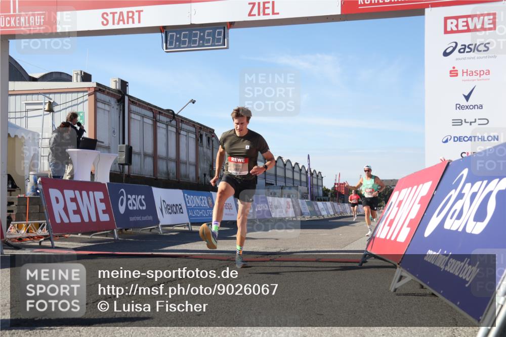03.10.2025 - Köhlbrandbrückenlauf Luisa Fischer http://msf.ph/oto/9026067 03.10.2025 12:53:58 Ziel 4030, 4088, 5710, 5947, 6002, 6422, 6817 meine-sportfotos.de