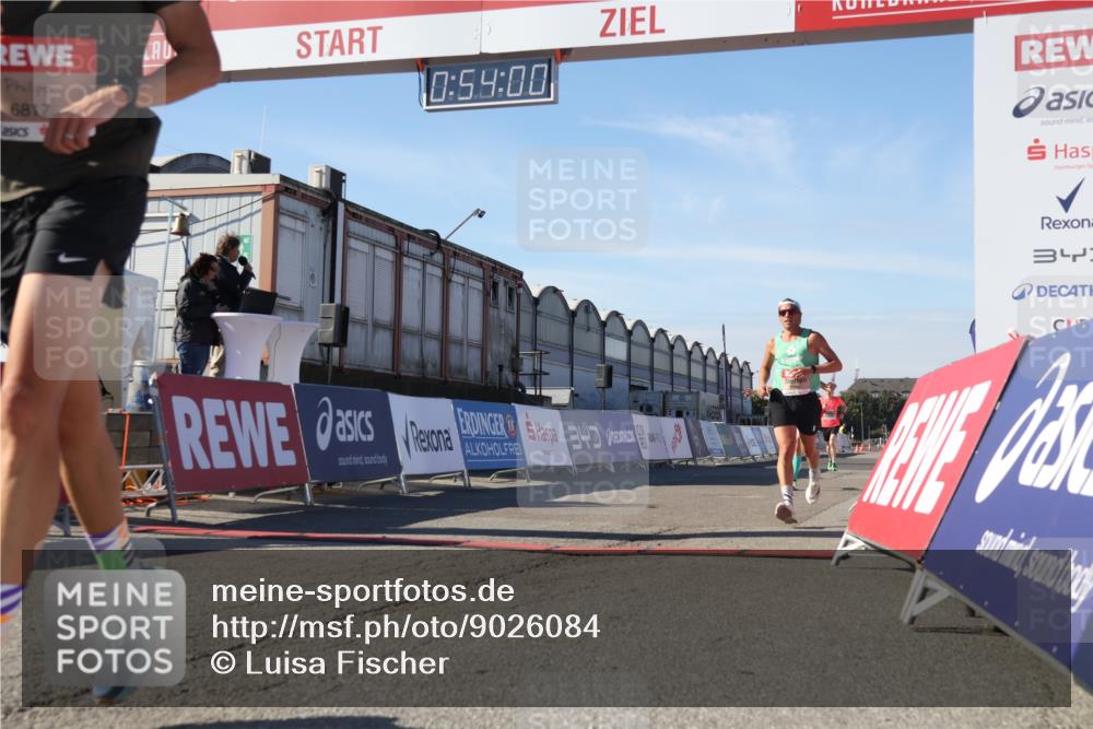 03.10.2025 - Köhlbrandbrückenlauf Luisa Fischer http://msf.ph/oto/9026084 03.10.2025 12:53:59 Ziel 4030, 4088, 5710, 5947, 6002, 6200, 6817 meine-sportfotos.de