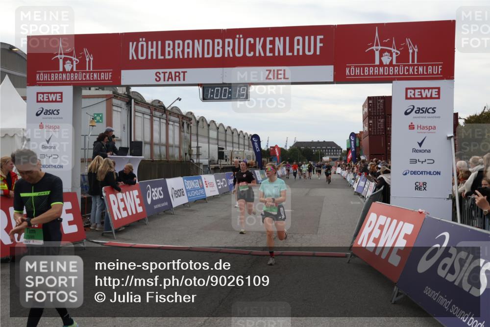 03.10.2025 - Köhlbrandbrückenlauf Julia Fischer http://msf.ph/oto/9026109 03.10.2025 16:00:19 Ziel 7103, 7105, 7106, 7233, 7271, 7276, 7301, 7329, 7598, 9314 meine-sportfotos.de