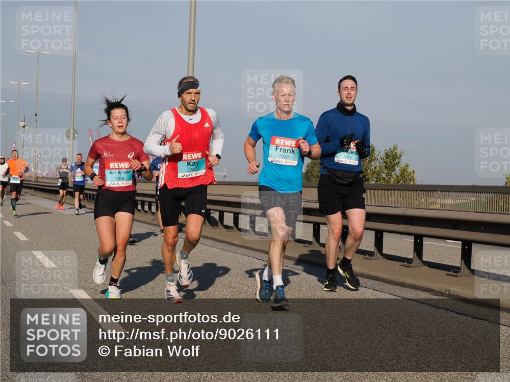03.10.2025 - Köhlbrandbrückenlauf Fabian Wolf http://msf.ph/oto/9026111 03.10.2025 09:42:20 Position 3 3376, 3527, 1030, 1016 meine-sportfotos.de