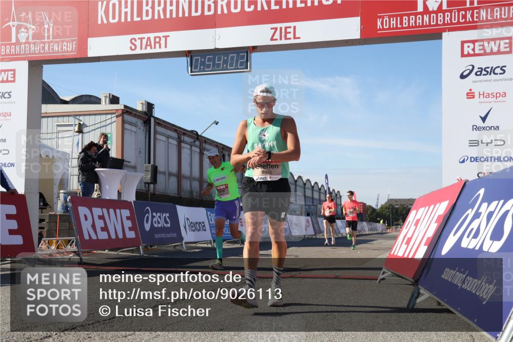 03.10.2025 - Köhlbrandbrückenlauf Luisa Fischer http://msf.ph/oto/9026113 03.10.2025 12:54:01 Ziel 4030, 4088, 5710, 5947, 6002, 6200, 6817 meine-sportfotos.de