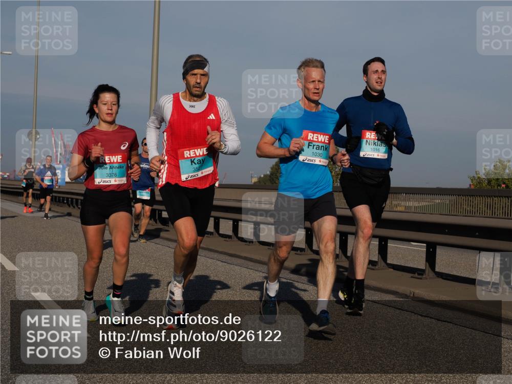 03.10.2025 - Köhlbrandbrückenlauf Fabian Wolf http://msf.ph/oto/9026122 03.10.2025 09:42:20 Position 3 3376, 3527, 1030, 1016 meine-sportfotos.de