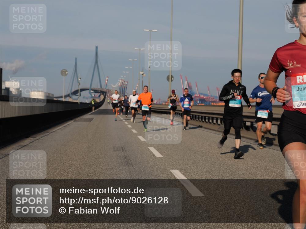03.10.2025 - Köhlbrandbrückenlauf Fabian Wolf http://msf.ph/oto/9026128 03.10.2025 09:42:21 Position 3 3789 meine-sportfotos.de