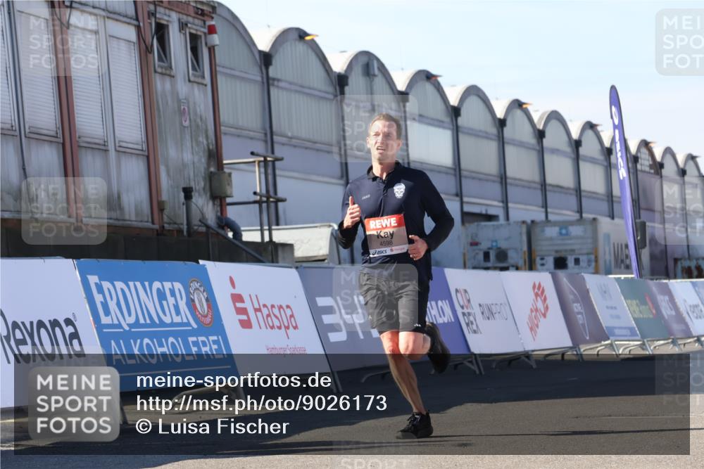03.10.2025 - Köhlbrandbrückenlauf Luisa Fischer http://msf.ph/oto/9026173 03.10.2025 12:54:15 Ziel 4598, 6200 meine-sportfotos.de