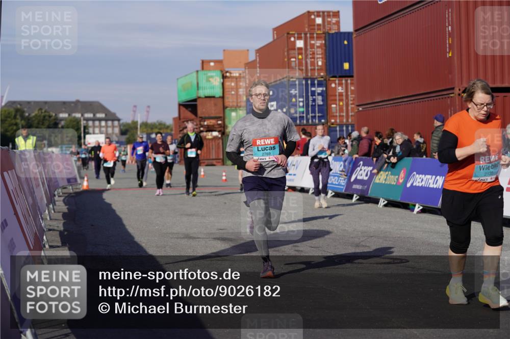 03.10.2025 - Köhlbrandbrückenlauf Michael Burmester http://msf.ph/oto/9026182 03.10.2025 10:29:38 Ziel 1824, 2047, 2070, 2135, 2204, 2348, 2526, 2534, 2557, 2769, 3256, 3729, 3754 meine-sportfotos.de