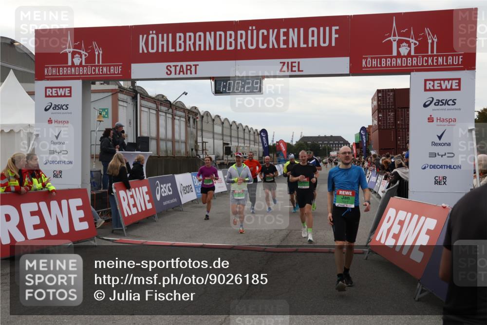 03.10.2025 - Köhlbrandbrückenlauf Julia Fischer http://msf.ph/oto/9026185 03.10.2025 16:00:29 Ziel 7027, 7105, 7116, 7202, 7233, 7271, 7276, 7287, 7301, 9188, 9189, 9240, 9391, 9491, 9717 meine-sportfotos.de