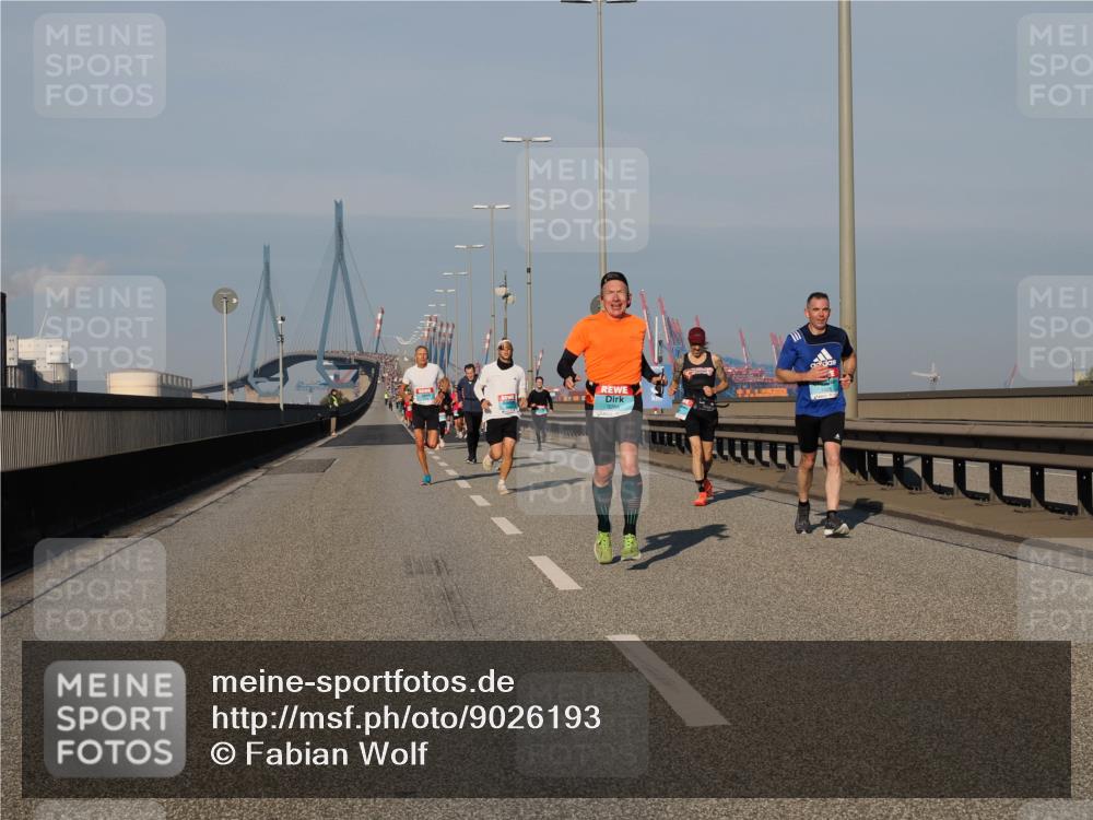 03.10.2025 - Köhlbrandbrückenlauf Fabian Wolf http://msf.ph/oto/9026193 03.10.2025 09:42:24 Position 3  meine-sportfotos.de