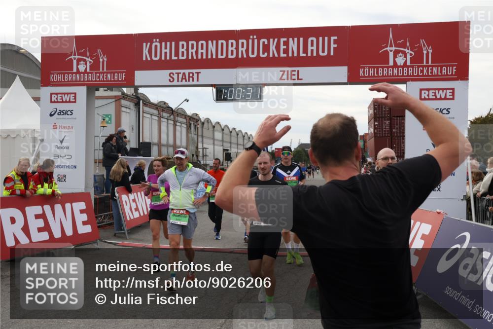 03.10.2025 - Köhlbrandbrückenlauf Julia Fischer http://msf.ph/oto/9026206 03.10.2025 16:00:31 Ziel 7027, 7105, 7116, 7202, 7276, 7287, 7301, 7327, 9188, 9189, 9240, 9391, 9491, 9717 meine-sportfotos.de