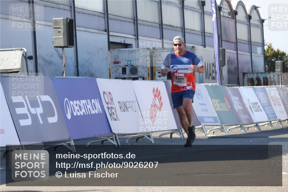 03.10.2025 - Köhlbrandbrückenlauf Luisa Fischer http://msf.ph/oto/9026207 03.10.2025 12:54:21 Ziel 4023, 4598 meine-sportfotos.de