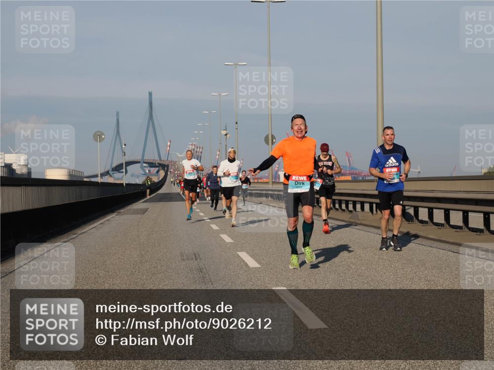 03.10.2025 - Köhlbrandbrückenlauf Fabian Wolf http://msf.ph/oto/9026212 03.10.2025 09:42:24 Position 3  meine-sportfotos.de