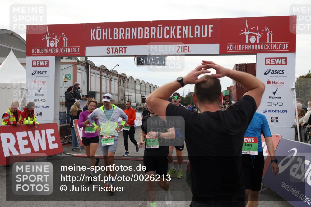 03.10.2025 - Köhlbrandbrückenlauf Julia Fischer http://msf.ph/oto/9026213 03.10.2025 16:00:31 Ziel 7027, 7105, 7116, 7202, 7276, 7287, 7301, 7327, 9188, 9189, 9240, 9391, 9491, 9717 meine-sportfotos.de