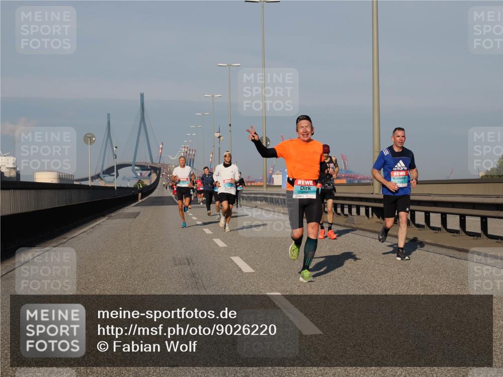 03.10.2025 - Köhlbrandbrückenlauf Fabian Wolf http://msf.ph/oto/9026220 03.10.2025 09:42:24 Position 3 3266 meine-sportfotos.de