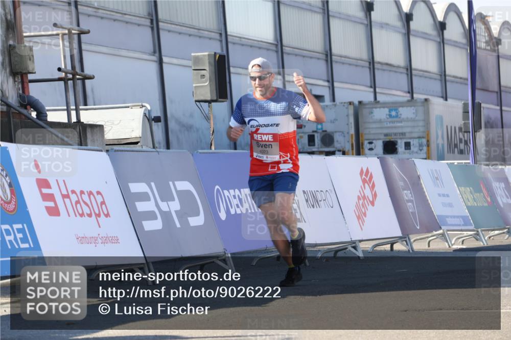 03.10.2025 - Köhlbrandbrückenlauf Luisa Fischer http://msf.ph/oto/9026222 03.10.2025 12:54:22 Ziel 4023, 4598 meine-sportfotos.de