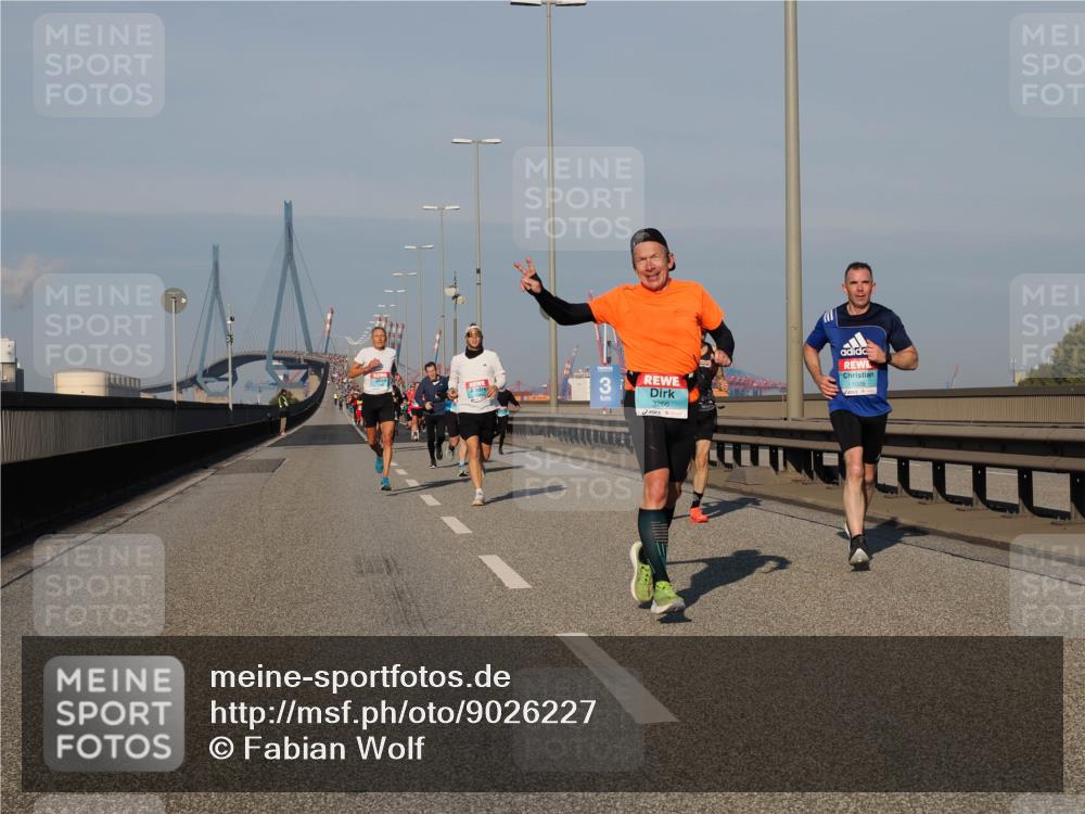 03.10.2025 - Köhlbrandbrückenlauf Fabian Wolf http://msf.ph/oto/9026227 03.10.2025 09:42:25 Position 3 3, 3266 meine-sportfotos.de