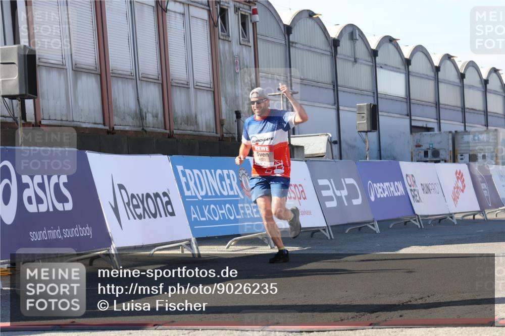 03.10.2025 - Köhlbrandbrückenlauf Luisa Fischer http://msf.ph/oto/9026235 03.10.2025 12:54:23 Ziel 4023, 4598 meine-sportfotos.de
