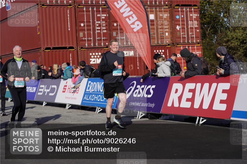 03.10.2025 - Köhlbrandbrückenlauf Michael Burmester http://msf.ph/oto/9026246 03.10.2025 10:29:46 Ziel 1552, 1704, 2047, 2286, 2348, 2624, 2633, 3256, 3729 meine-sportfotos.de