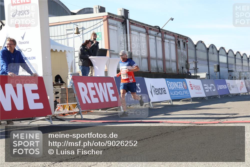 03.10.2025 - Köhlbrandbrückenlauf Luisa Fischer http://msf.ph/oto/9026252 03.10.2025 12:54:25 Ziel 4023, 4598 meine-sportfotos.de