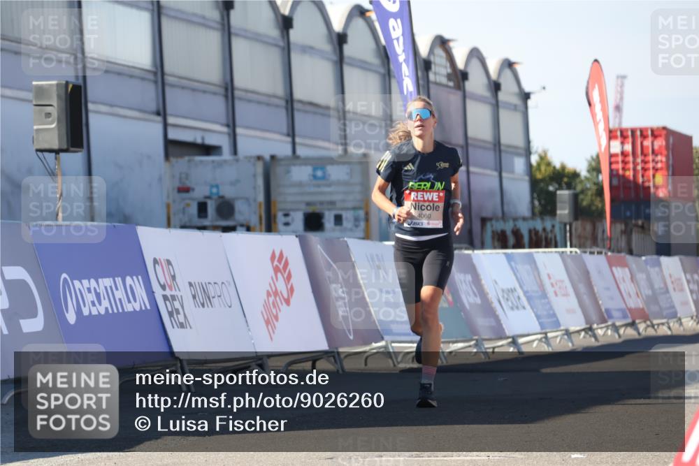03.10.2025 - Köhlbrandbrückenlauf Luisa Fischer http://msf.ph/oto/9026260 03.10.2025 12:54:28 Ziel 4023, 4060 meine-sportfotos.de