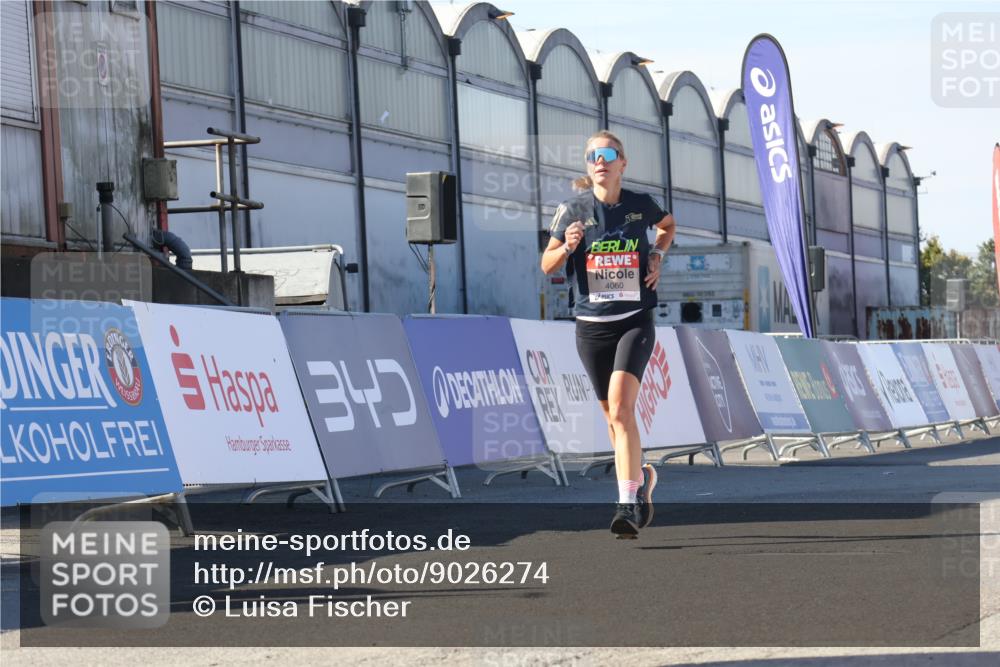 03.10.2025 - Köhlbrandbrückenlauf Luisa Fischer http://msf.ph/oto/9026274 03.10.2025 12:54:30 Ziel 4023, 4060, 4106, 4209 meine-sportfotos.de
