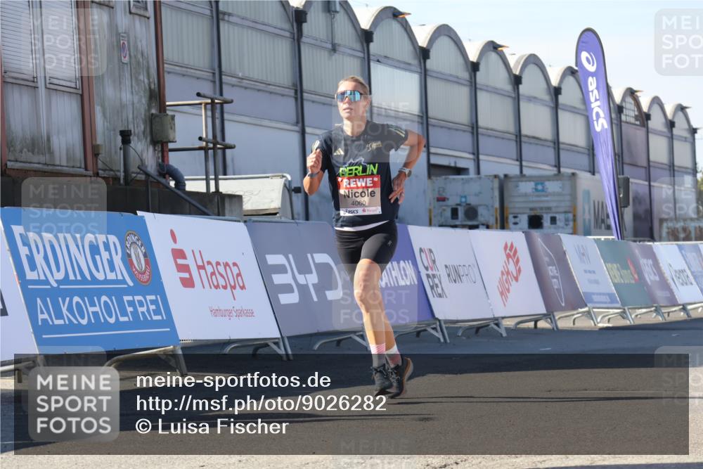 03.10.2025 - Köhlbrandbrückenlauf Luisa Fischer http://msf.ph/oto/9026282 03.10.2025 12:54:30 Ziel 4023, 4060, 4106, 4209 meine-sportfotos.de