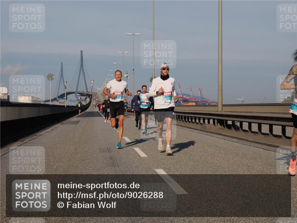 03.10.2025 - Köhlbrandbrückenlauf Fabian Wolf http://msf.ph/oto/9026288 03.10.2025 09:42:28 Position 3 3494, 007 meine-sportfotos.de