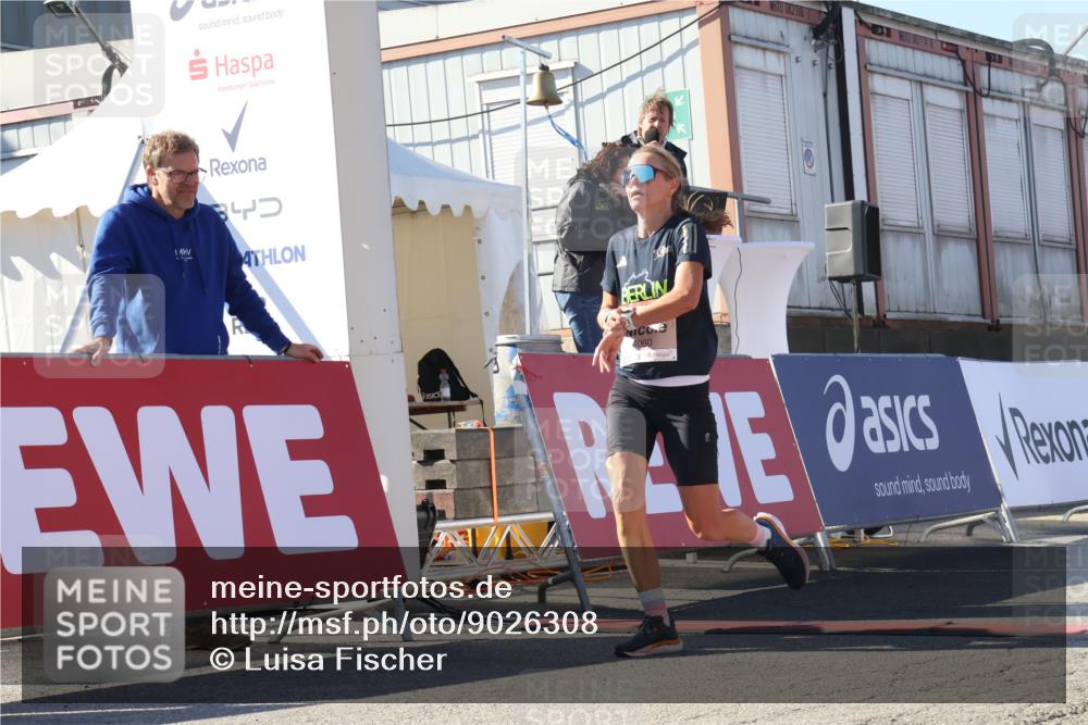 03.10.2025 - Köhlbrandbrückenlauf Luisa Fischer http://msf.ph/oto/9026308 03.10.2025 12:54:32 Ziel 4023, 4060, 4106, 4209 meine-sportfotos.de